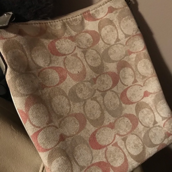 Coach side purse - Picture 4 of 6